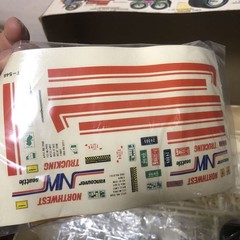 AMT White Western Star 1/25 American Dynamic Model Collectables 17+
