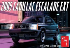 AMT 1317 2005 Cadillac Escalade EXT 1:25 Model Kit
