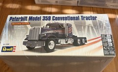 Revell Peterbilt 359 Conventional Tractor 1/25 Scale Model Kit Semi Truck SEALED