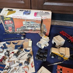 AMT Semi Trucks – Trailers 1/43 Model Kit Lot Tone of Pieces