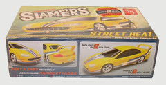 AMT 1/25 scale Slammers 1998 Chrysler Concorde Street Heat model car Snapfast