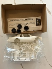 1983 NASCAR Buddy Baker Ford Thunderbird 1:25 Model Kit Factory Sealed (AMT)