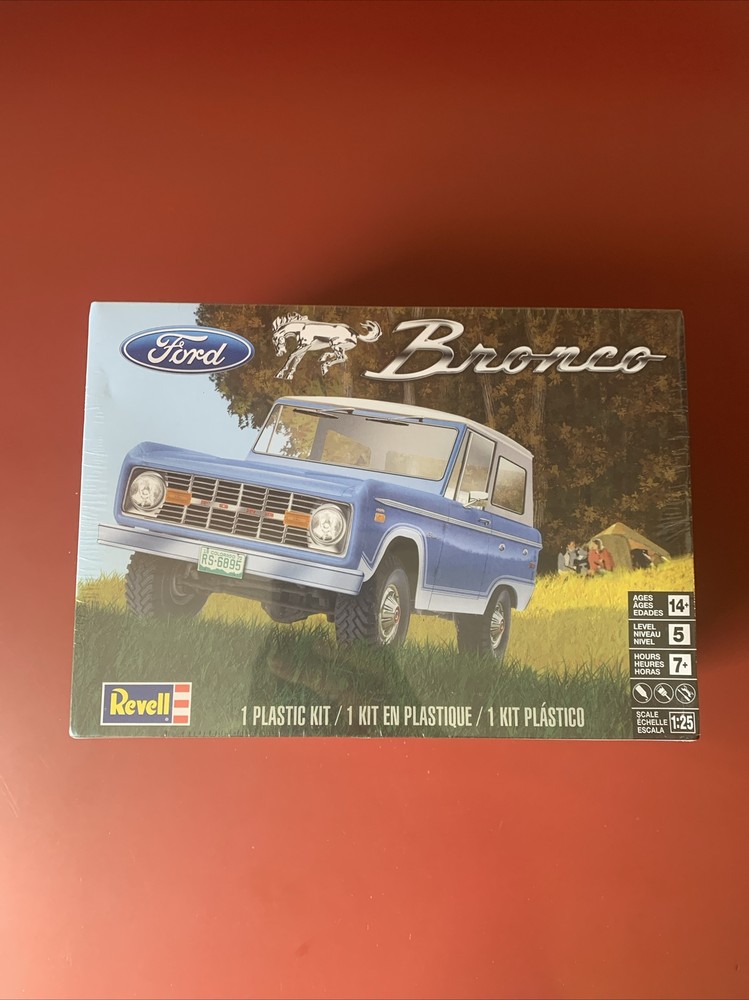 1:25 FORD BRONCO Plastic Model (Car/ Truck) Kit # 85-4320 (Revell, 2016) NEW