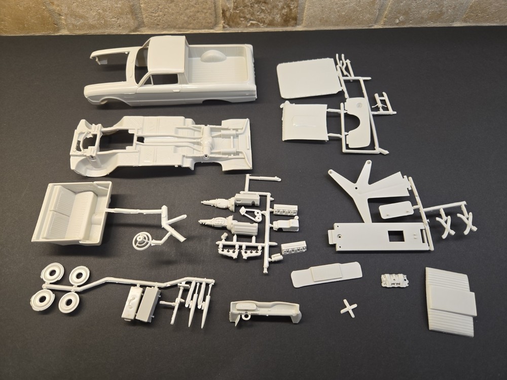 AMT/ERTL, 1961 FORD RANCHERO, 1/25 SCALE, PARTS ONLY, INCOMPLETE.