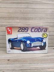 AMT Ertl 6587 1/25 Scale 1964 Ford Shelby Cobra 289 Roadster Model Kit Sealed
