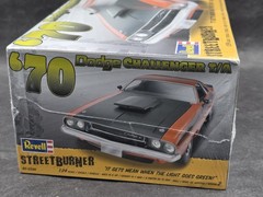 Revell Streetburner 1970 70 Dodge Challenger T/A Plastic Model Car Kit 1:24 2596