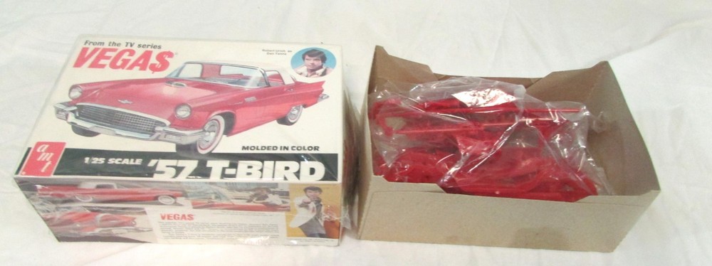 AMT VEGAS 1:25 Scale ’57 T-Bird Ford Plastic Model Kit #3105, 1979, NIB