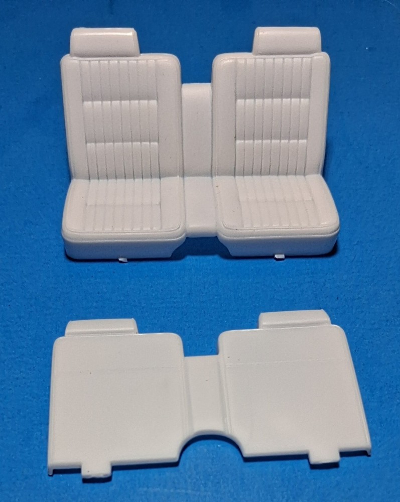 84 CADILLAC COUPE LOWRIDER – FRONT SEAT – REVELL 4991 – MODEL CAR KIT PARTS LOT