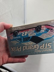 AMT 1/25 NASCAR # 43 STP RICHARD PETTY GRAND PRIX NASCAR MODEL KIT # 6728 F/S