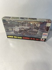 ESCI 1/72 Sd.Kfz 251/1 German Half Track Hanomag Model #8002 sealed