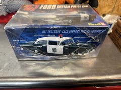 Revell 4081 ’57 Ford Custom Police Car 1/25 model kit