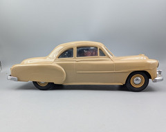 1951 CHEVROLET 2 DOOR STYLELINE 1/25 scale – PROMO / BANK–AZTEC TAN ORIGINAL