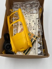 AMT 1955 ’55 Corvette Build Stock or Drag 1/25 Scale Model Kit T287 New