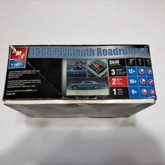 AMT Ertl 1968 Plymouth Road Runner 1/25 Model Kit #31549 Sealed Parts NOS