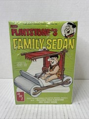 AMT FRED FLINTSTONE’S FAMILY SEDAN NEW SEALED BOX PLASTIC MODEL HOBBY KIT