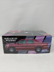 Cadillac 2005 Escalade EXT 1/25 Model Kit AMT 1317 Factory Sealed M23