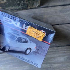 AMT ERTL Lexus LS400 Sedan 1:24 Scale Car Plastic Model Kit 6002, New Sealed