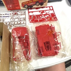 Lindberg Little Red Wagon Dodge Pickup 1:25 Plastic Model Kit Skill 2 MPN 72158