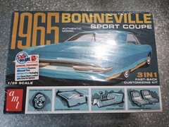 1965 PONTIAC BONNEVILLE SPORT COUPE AMT 1:25 SCALE 3-N-1 PLASTIC MODEL CAR KIT
