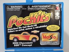 Pockits 2000 Chevrolet SSR Concept Maisto Motorized Assembly Line Model Kit
