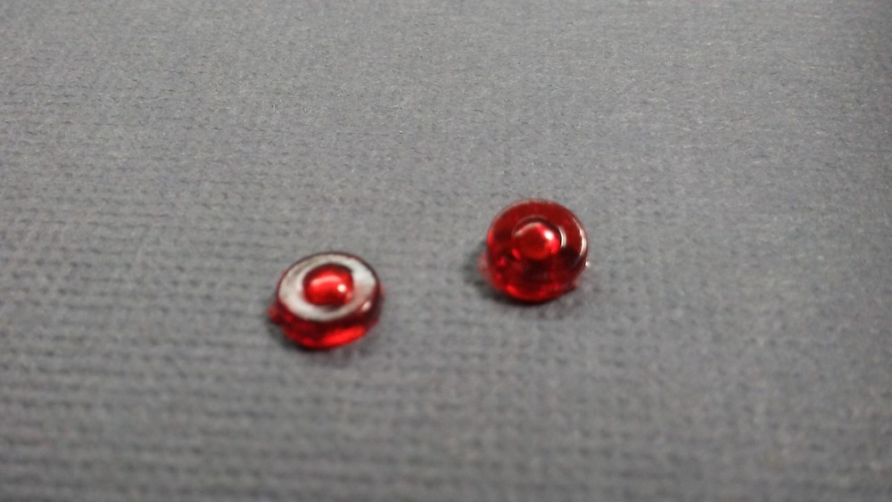 1/25 Model Car – Pair of Round Red Transparent Taillight Lenses