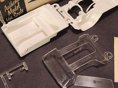 AMT 1965 Ford Thunderbird HT 1/25 Scale Model Kit – Nice Unbuilt Kit, Rough Box