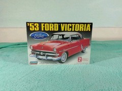 M27C Lindberg ’53 Ford Victoria Model 1:25 SEALED 72172 vtg car gift classic kit