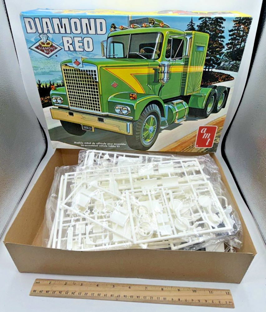 Vintage AMT Diamond Reo Tractor 1/25 Model Kit T537 Semi Truck 1972 Instructions