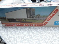 Great Dane 40ft reefer trailer 1/25 scale Ertl kit # 8033