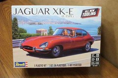 REVELL JAGUAR XK-E (E-TYPE) MODEL KIT 1/24 SCALE ….. All New Tooling