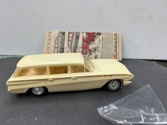 AMT 1961 Buick Special Station Wagon Annual w/Box built model 1/25 McM