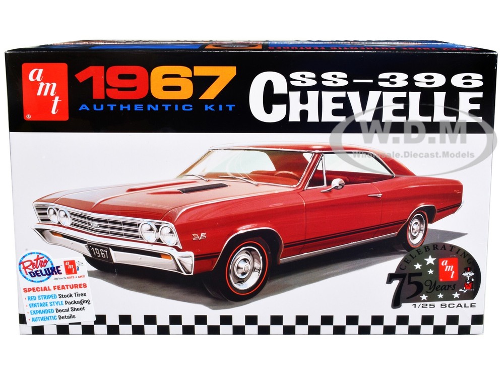 SKILL 2 MODEL KIT 1967 CHEVROLET CHEVELLE SS 396 1/25 SCALE BY AMT AMT1388
