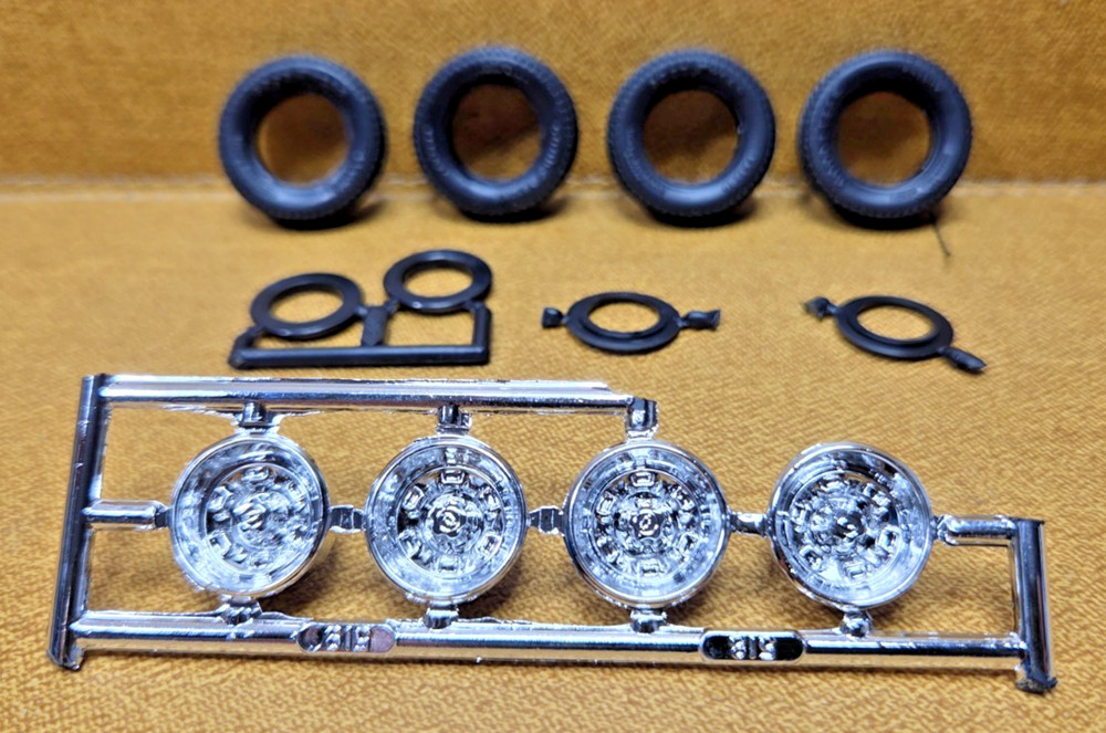 1972 Chevy Nova SS STOCK WHEELS & TIRES 1/25 scale NEW Model Kit PARTS AMT