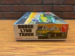 AMT 1/25 Scale Dodge L700 Truck w/Flatbed Racing Trailer Model Kit