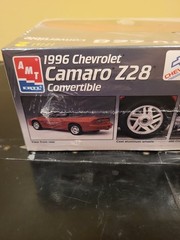 AMT ERTL 1996 Chevrolet Camaro Z28 Convertible 1:25 Scale Model Kit Red