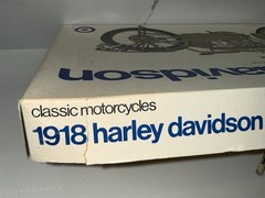 Entex 8483 1918 Harley Davidson 18F Classic Motorcycle Model Kit 1/16 Complete