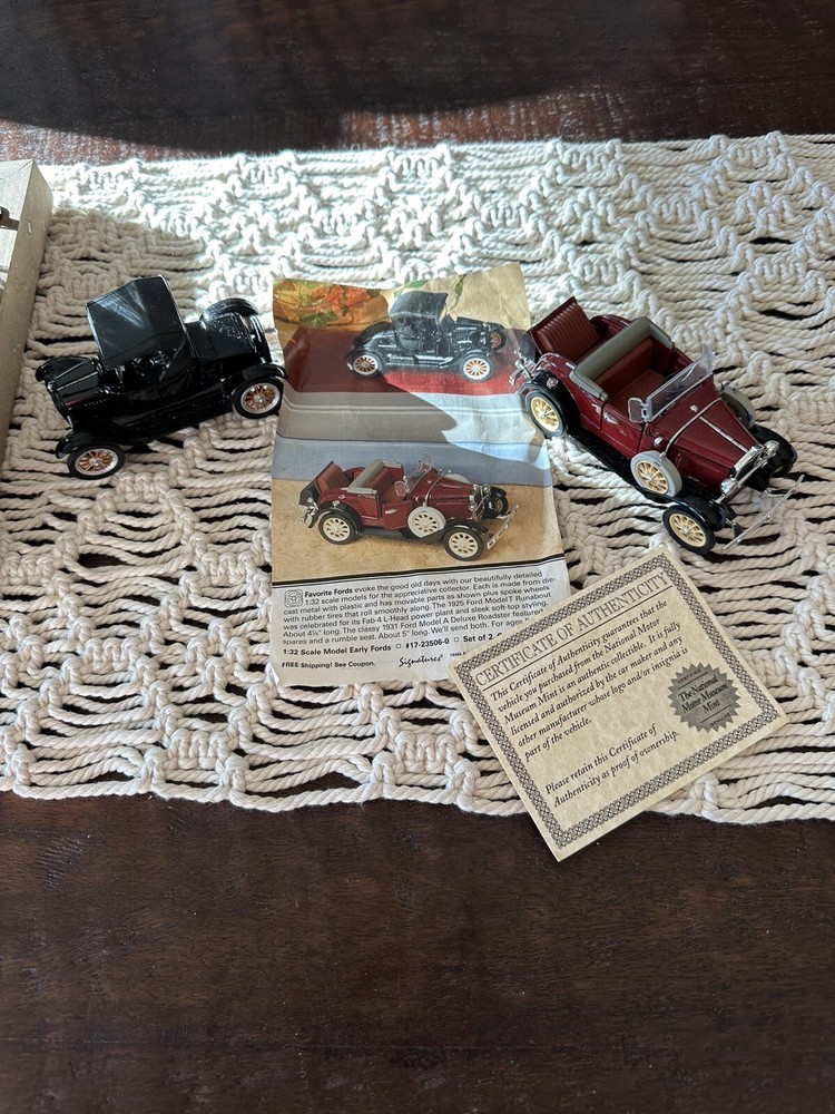 Signatures Scale Model Vintage Luxury Fords Car Set -1:32 Scale Models- Set Of 2