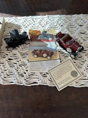Signatures Scale Model Vintage Luxury Fords Car Set -1:32 Scale Models- Set Of 2