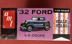 NOS 1:32 ‘32 Ford V-8 coupe Round2 Models AMT 1181/12