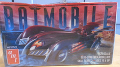 AMT #1295 1/25 SCALE BATMOBILE DC COMICS NEW IN DAMAGED BOX