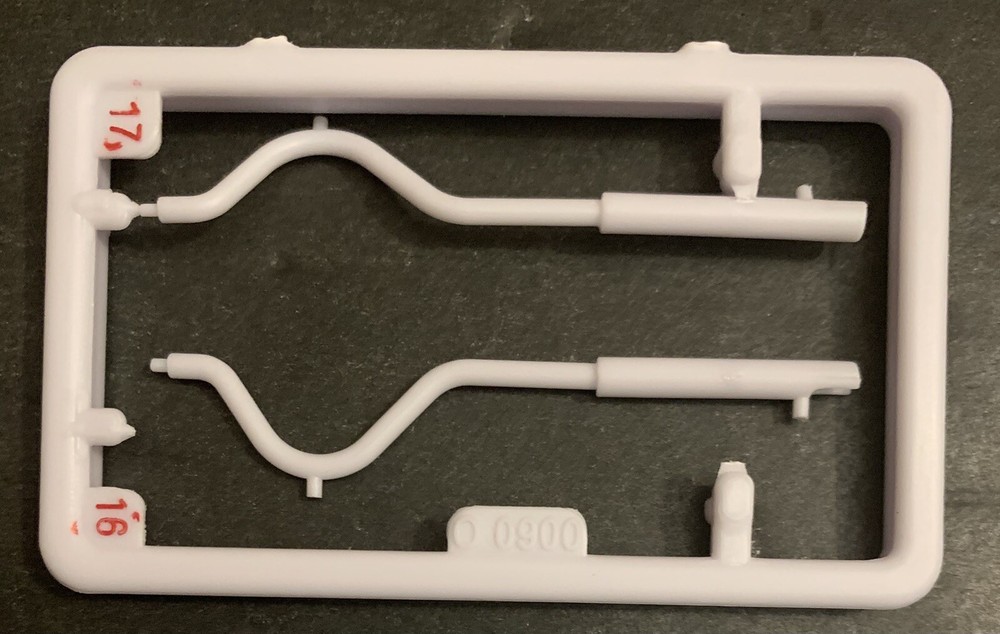 29 Model A Roadster REAR EXHAUST #16,17 A 151 1653 Revell 4463 Model Car Parts