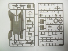 ICM 24001 – 1/24 – Model T 1913 Roadster American Passenger Car scale model kit