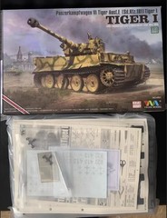 Tiger 4901 1/35 Sd.Kfz.181 TIGER I 1942-1945 EARLY WW2 GERMAN HEAVY TANK