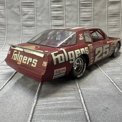 Revell/Monogram Built Up #25 Tim Richmond Folgers Monte Carlo Aero Model Car.