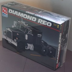 AMT Diamond REO Semi Truck Tractor Big Rig NOS Model Kit from 1993