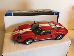 Polar Lights 2005 Ford GT Red 1/25 Model Kit built body seperating