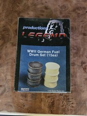German Fuel Drum Set WWII (15 Pieces) by Legend Productions | No. LF4040 | 1:48
