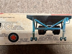 AMT COORS Fruehauf 40′ Reefer Trailer 1/25 Model Kit #5203 Original (UNBUILT)