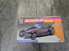 🔥1994 AMT/ERTL Models Kit #8284 SNAPFAST Plus Plymouth Prowler – 1:25 Scale