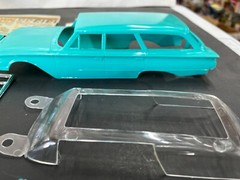 #122 Hubley 154k 1960 Ford Country Sedan Station Wagon Vintage 1/25 McM KIT NIOB